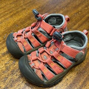 Keen kids waterproof sandals